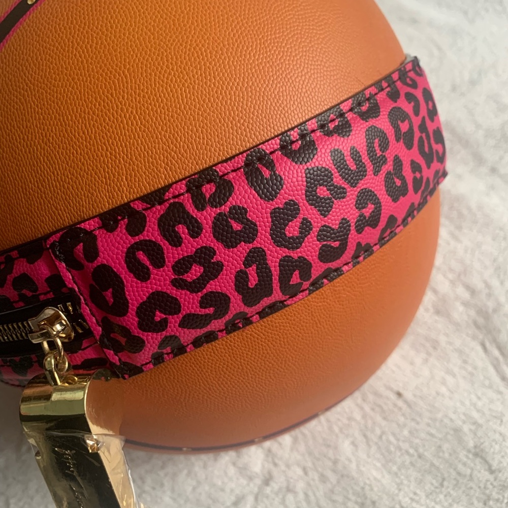 Betsey Johnson Leopard Basketball Kitsch Shoulder Bag Satchel NWT - Picture 6 of 15